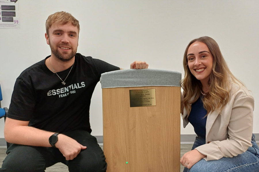 Parents donate cot in memory of their daughter